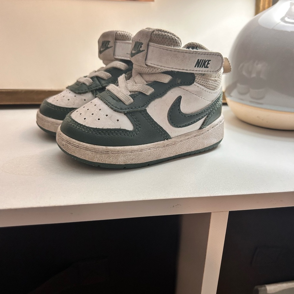 Nike Green and White toddler high tops, size 5 – gently used